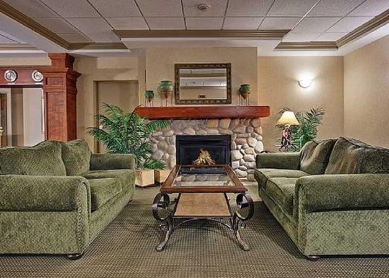 Comfort Inn & Suites Salmon Arm Esterno foto