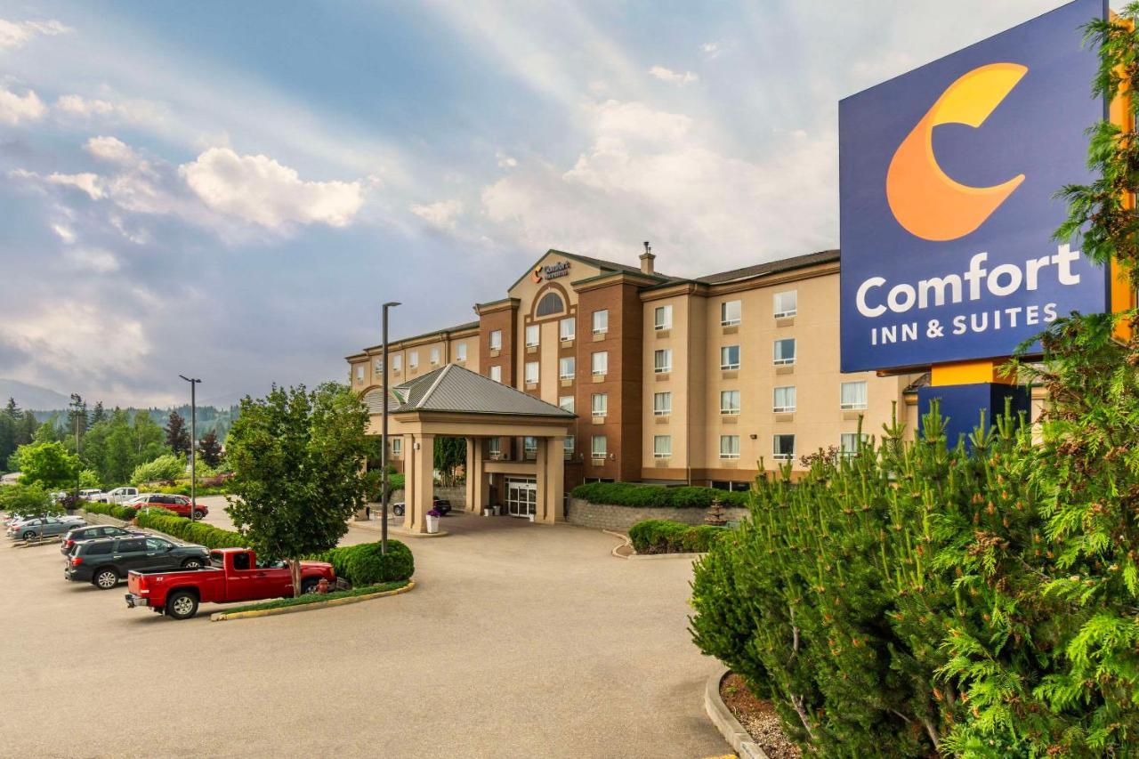 Comfort Inn & Suites Salmon Arm Esterno foto