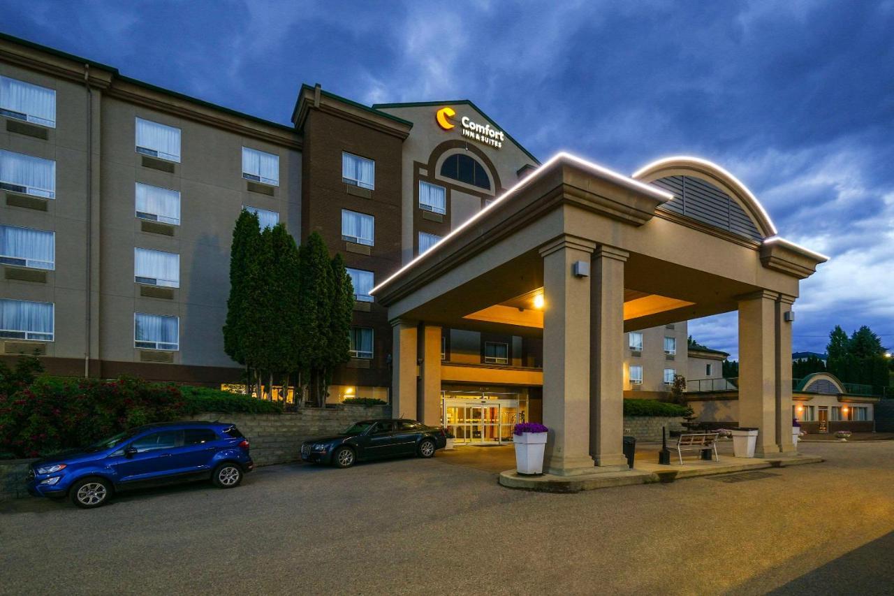 Comfort Inn & Suites Salmon Arm Esterno foto