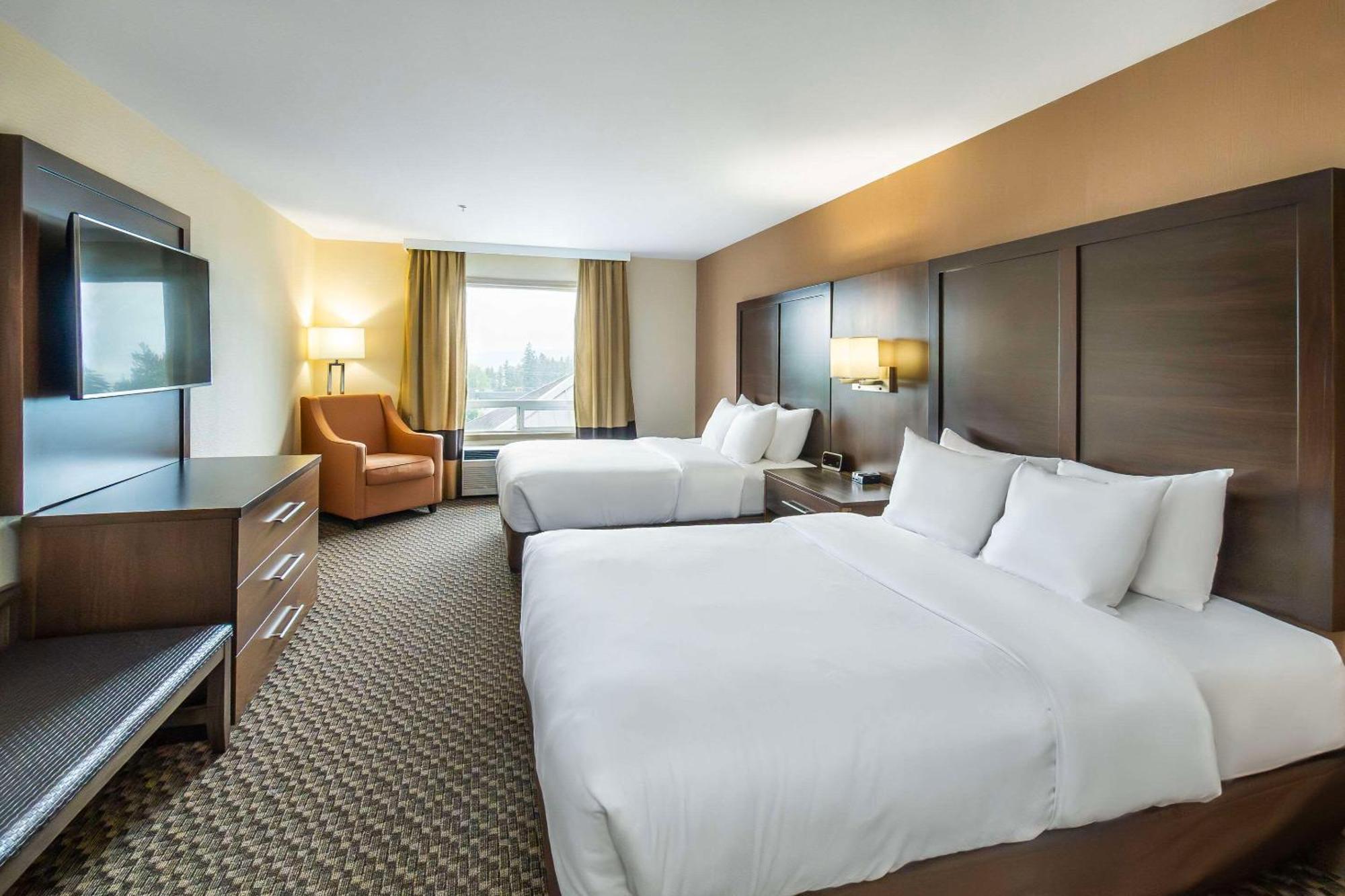 Comfort Inn & Suites Salmon Arm Esterno foto