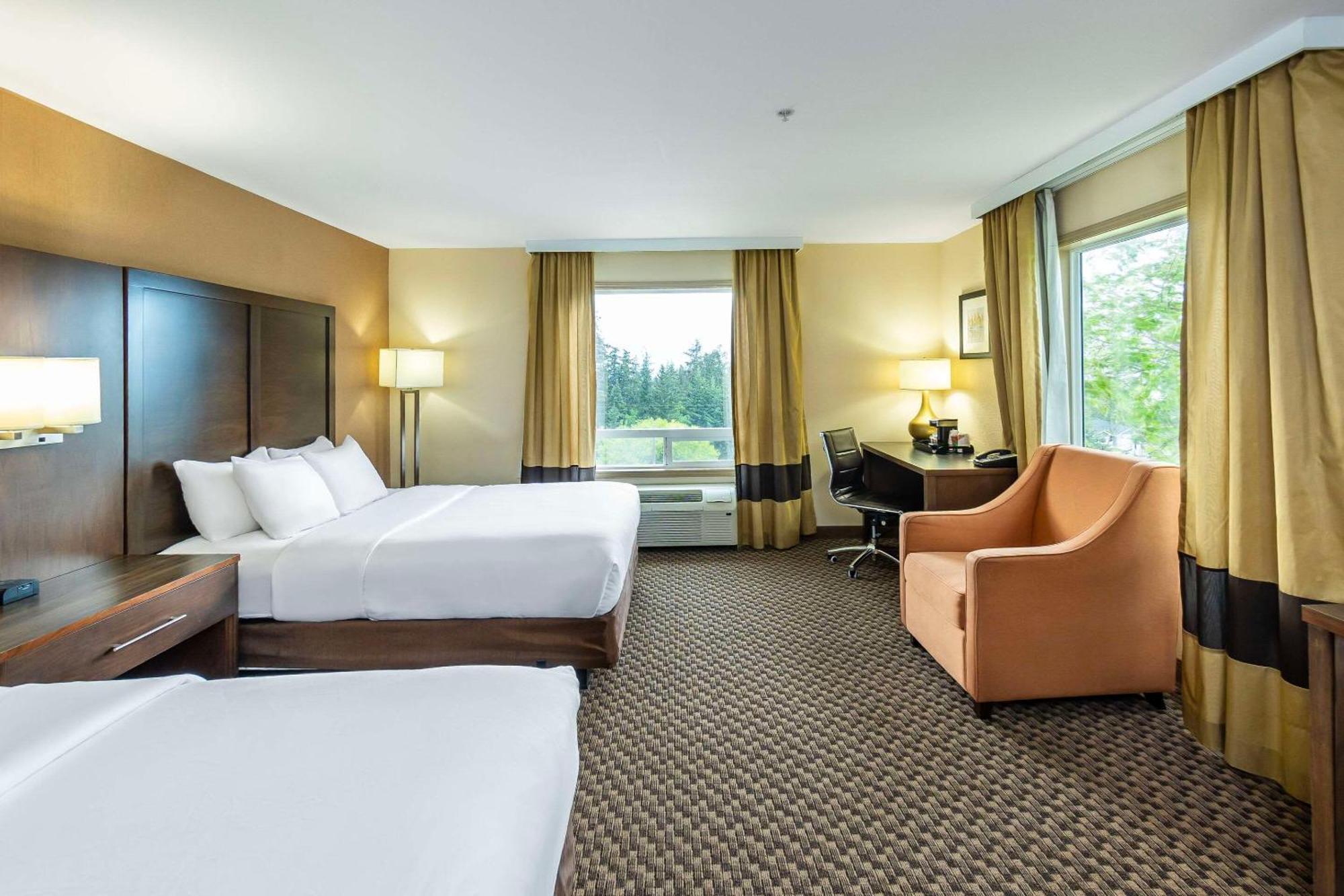 Comfort Inn & Suites Salmon Arm Esterno foto