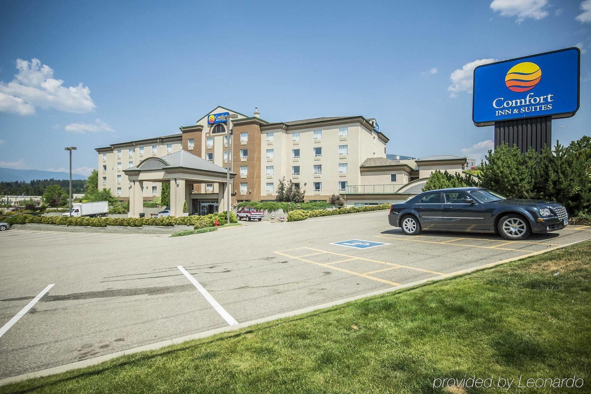 Comfort Inn & Suites Salmon Arm Esterno foto