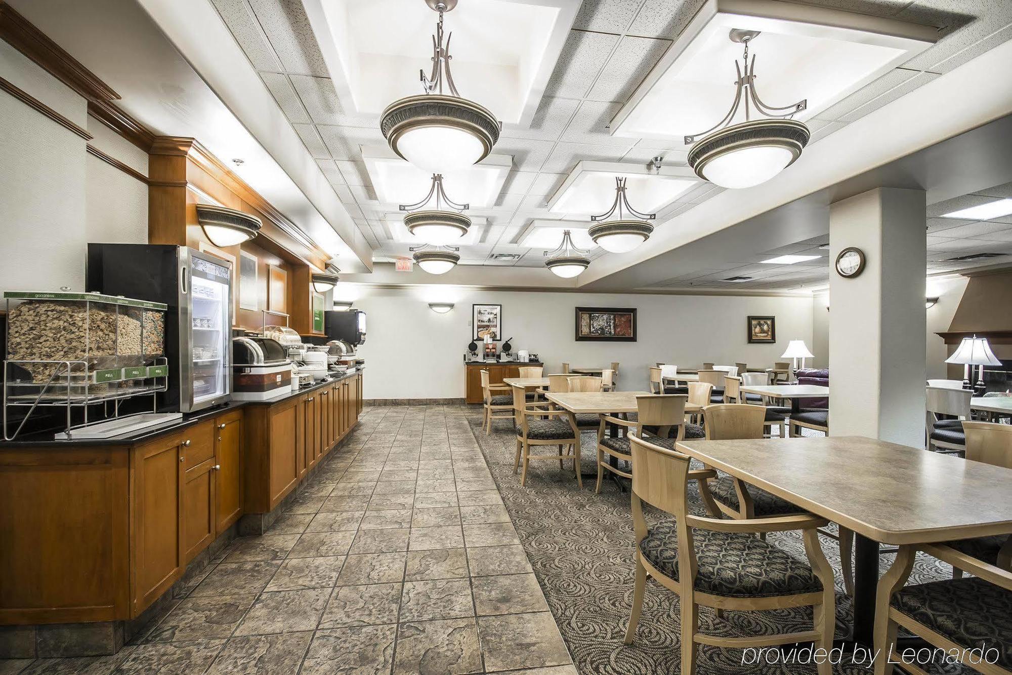 Comfort Inn & Suites Salmon Arm Esterno foto