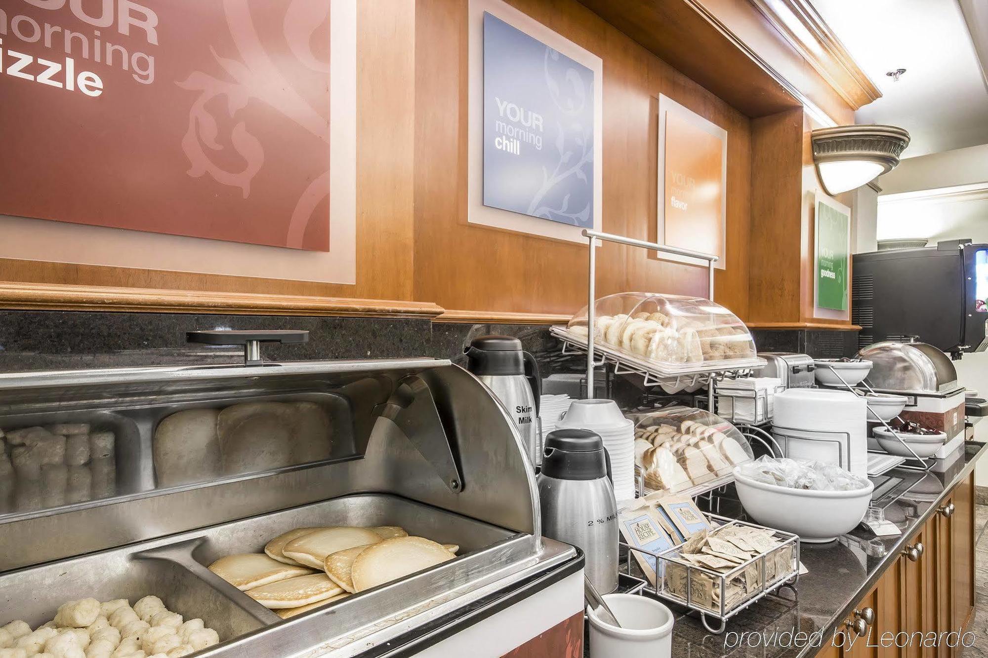 Comfort Inn & Suites Salmon Arm Esterno foto