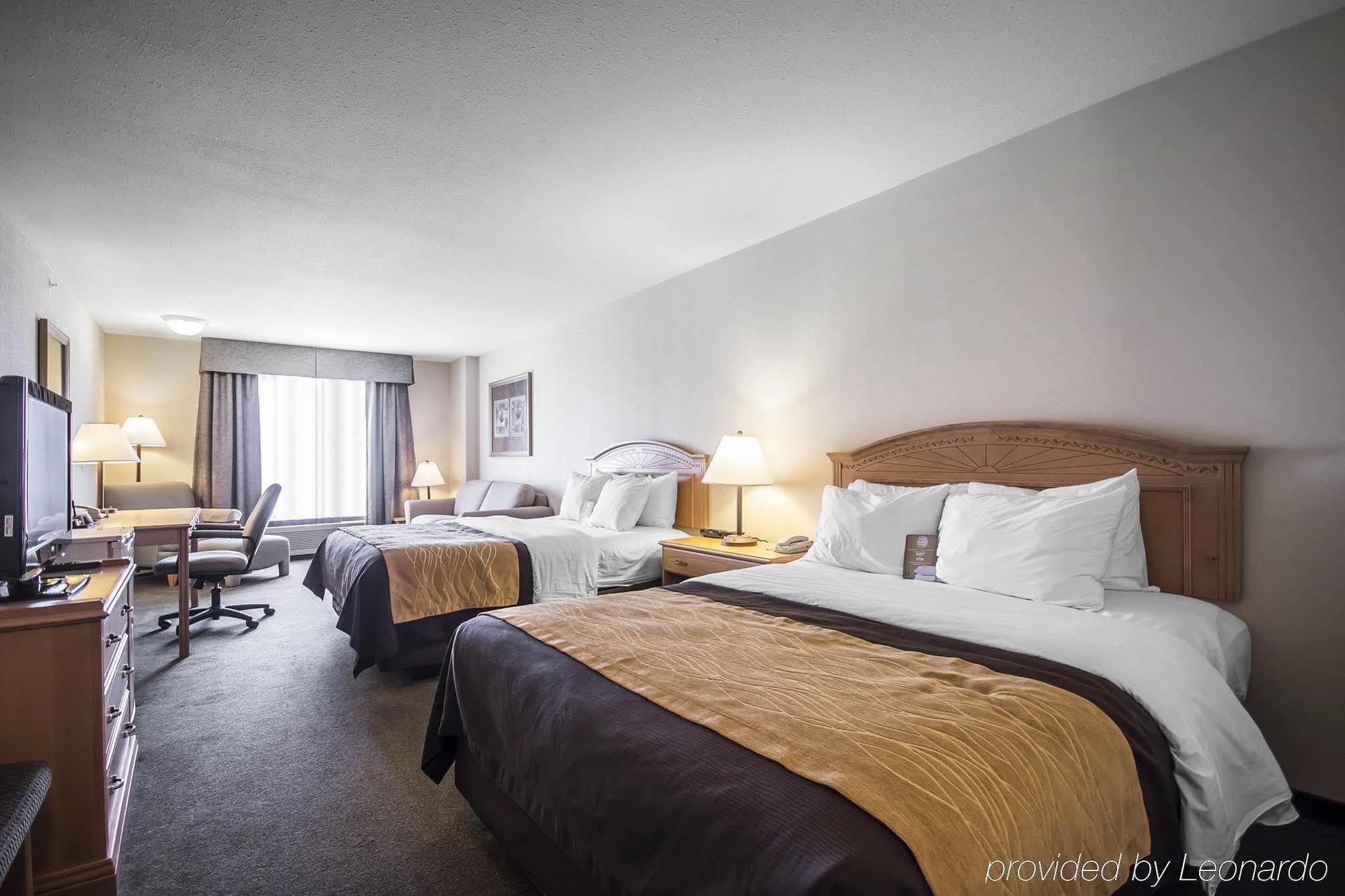 Comfort Inn & Suites Salmon Arm Esterno foto