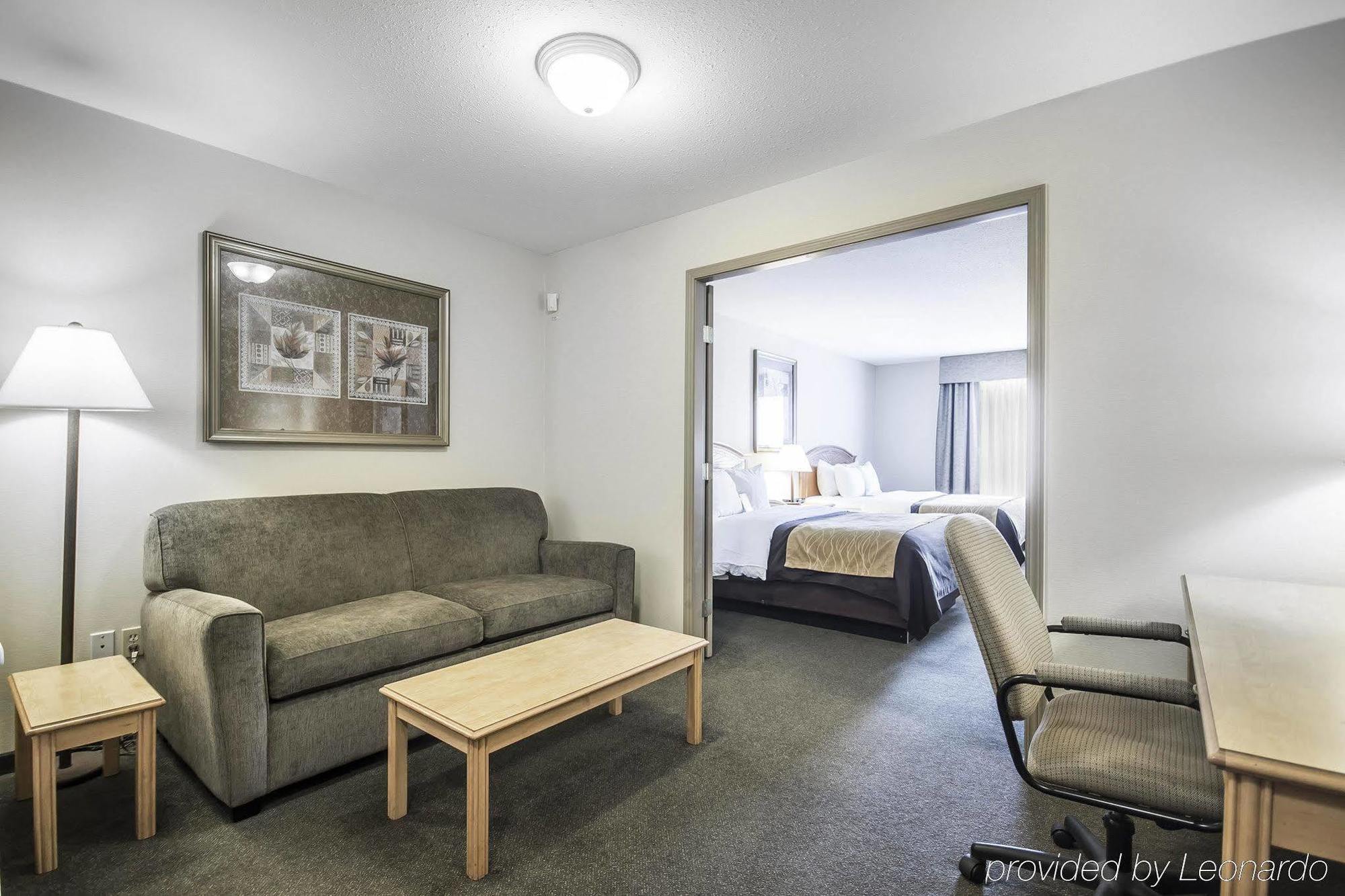 Comfort Inn & Suites Salmon Arm Esterno foto